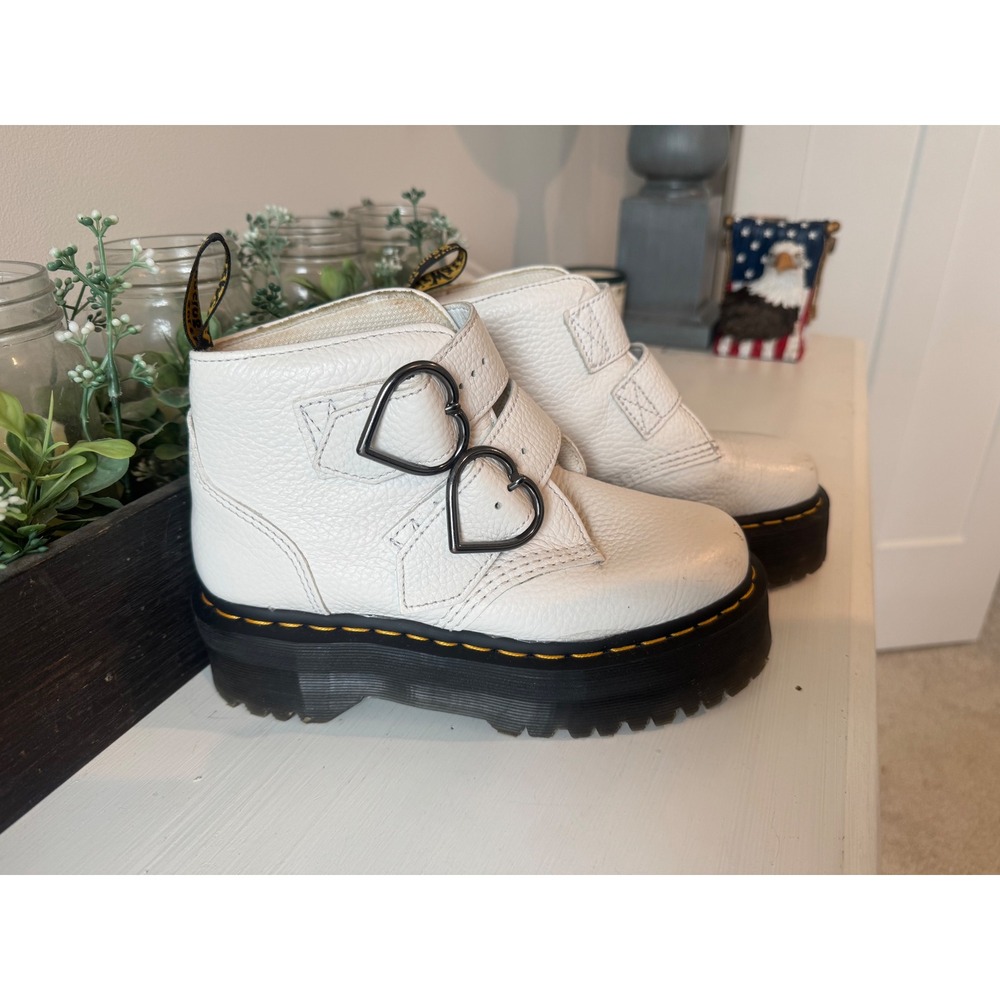 Dr. Martens Devon Heart White Leather Platform Buckle Boots Womens 6 UK 4 EU 37